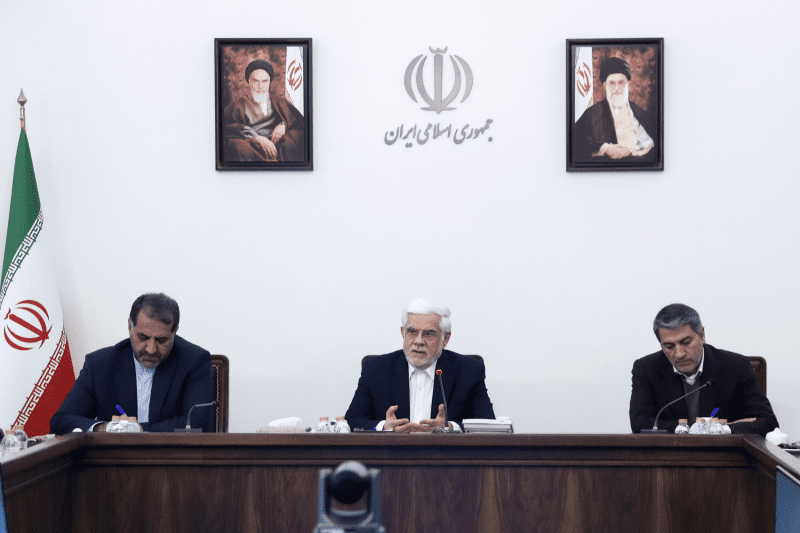 عارف: در چارچوب منافع ملی و اولویت ها با اکثر کشورهای جهان ارتباط داریم