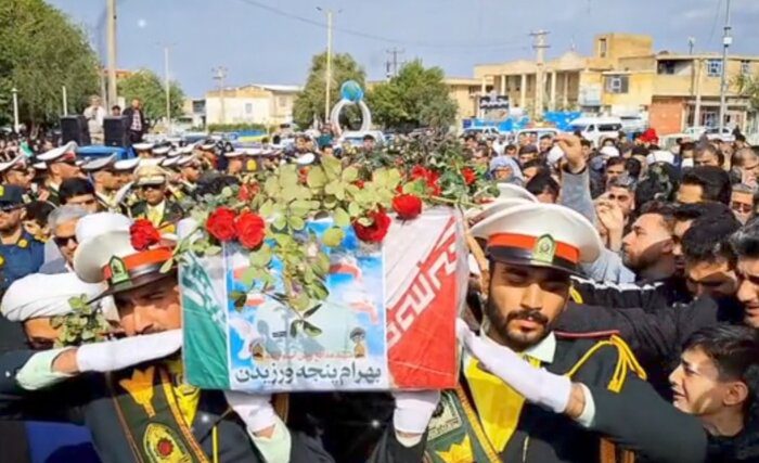 مردم گتوند با پیکر شهید مدافع امنیت وداع کردند