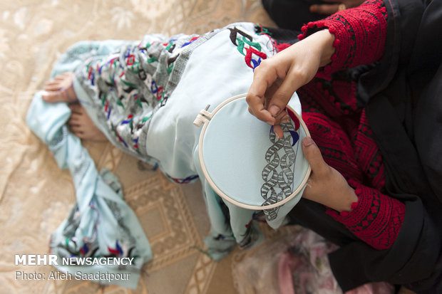 از سوزن‌دوزی تا قالیبافی حجمی؛ اینجا هنر و مهارت اشتغال می‌آفریند