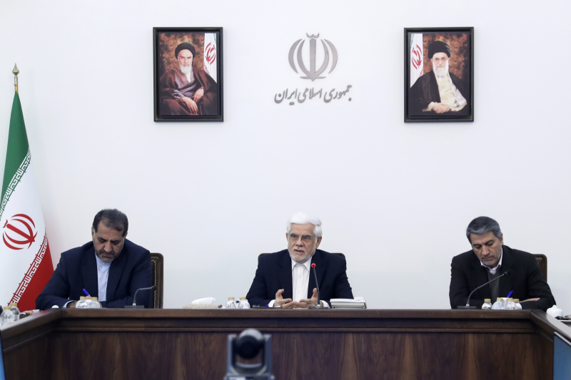 عارف: در چارچوب منافع ملی و اولویت ها با اکثر کشورهای جهان ارتباط داریم