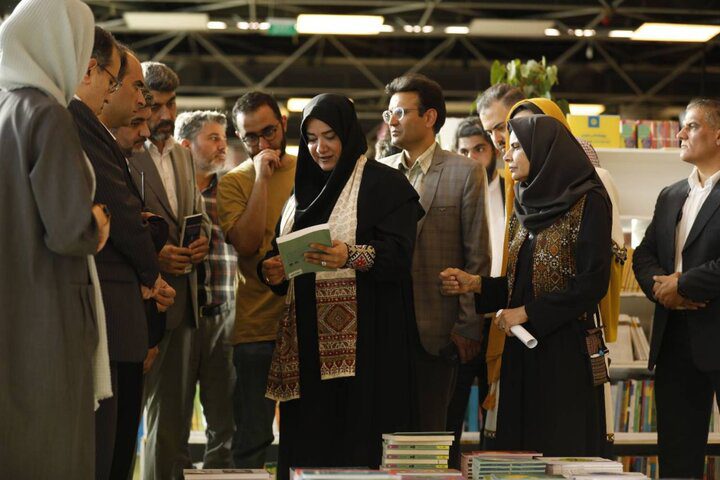 قطب جهانی صنایع دستی در انتظارحمایت؛هنرمند در سایه و بازرگان در ویترین